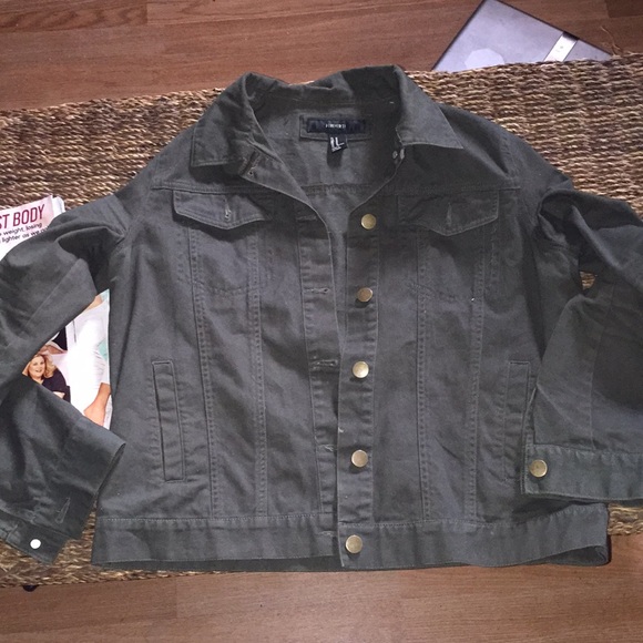 Forever 21 jean jacket 💕 - Picture 1 of 2